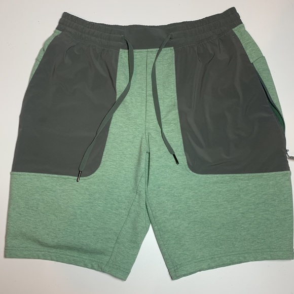 Lululemon Shorts City Commute Green Sz L